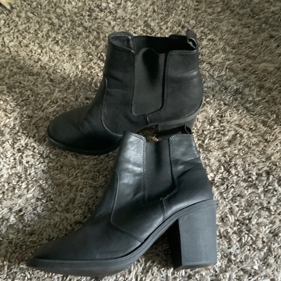 Black Ankle Boots - Picture 1 of 2